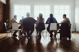 Diskussionsrunde am runden Tisch