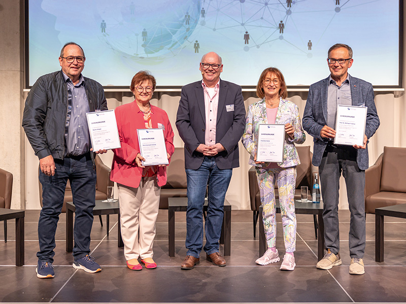 Übergabe Urkunden