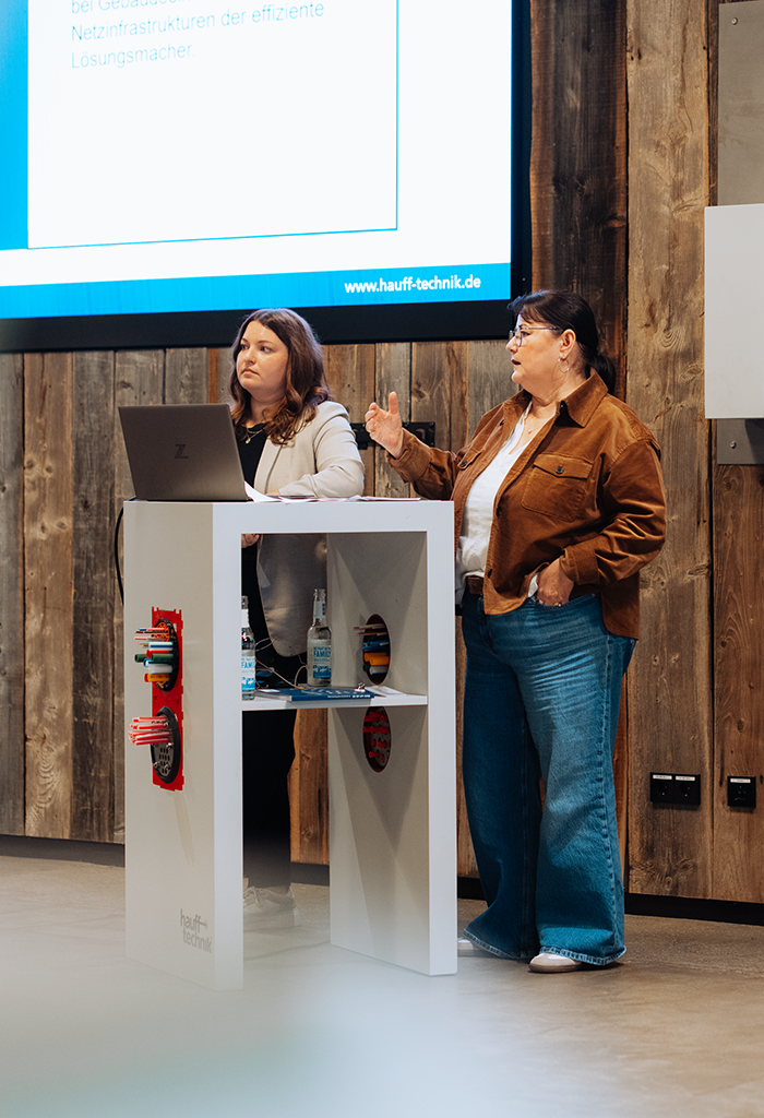 Claudia Braith, Head of Corporate Communications, und Anna-Katharina Beuter, Team Lead Marketing,